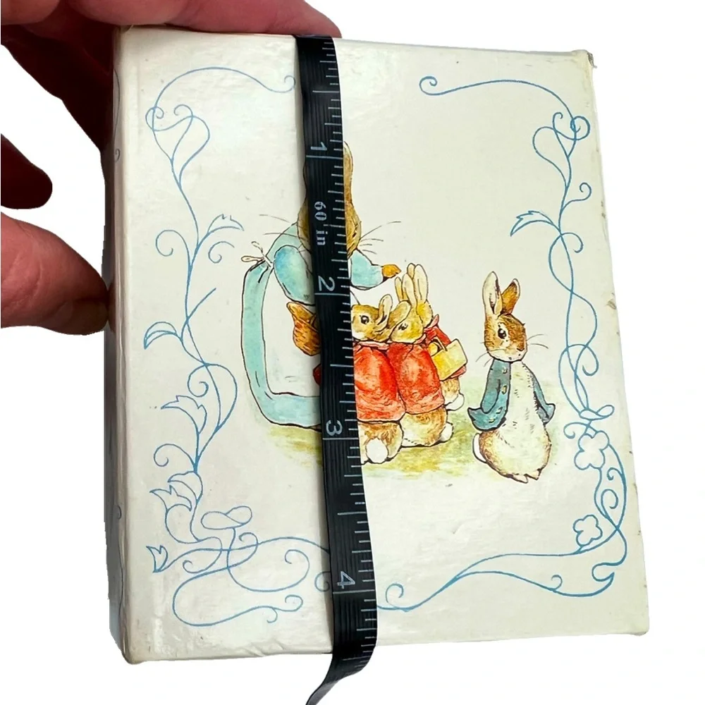 The Miniature World of Peter Rabbit 12-Copy Miniature Boxed Collection - Picture 11 of 16